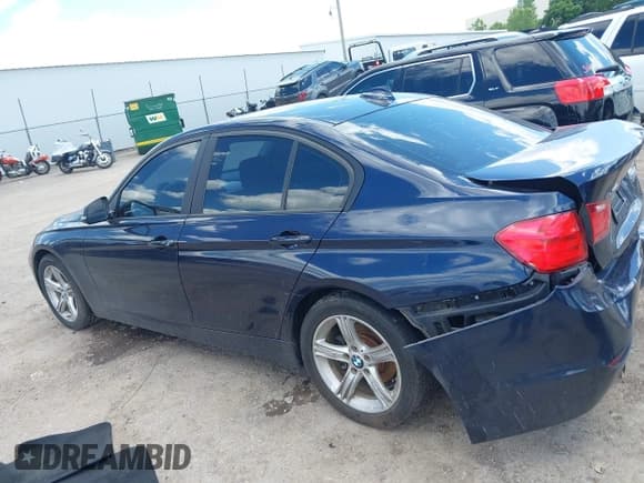 ✅ 2014 BMW 3 Series 320i xDrive • VIN: WBA3C3G53ENS70757 • Lot: 42319353. Listed on IAAI with 116,201 mi. Free auction sales archive from the USA and detailed vehicle history report at DreamBid. Image 14.
