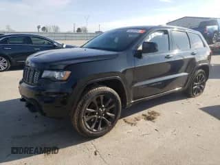 2018 Jeep Grand Cherokee Altitude z VIN 1C4RJFAG0JC273393, wystawiony jako Copart lot #86238584 z przebiegiem 117 785 mil mil oraz Szkoda całkowita • Salvage title. Historia ofert i sprzedaży dostępna na DreamBid. Obrazek 1.