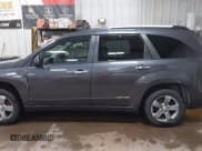 ✅ 2008 Suzuki XL7 Limited • VIN: 2S3DA917186113037 • Lot: 41759018. Wystawiony na IAAI z przebiegiem 134 921 mil. Bezpłatny archiwum sprzedaży aukcyjnych z USA i szczegółowy raport historii pojazdu na DreamBid. Zdjęcie 14.