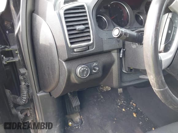 ✅ 2011 GMC Acadia SL • VIN: 1GKKRNED7BJ300014 • Лот: 43795561. Опубликован ранее на IAAI с пробегом 146 240 миль. Бесплатный доступ к архиву аукционных продаж из США и подробный отчёт об истории автомобиля на DreamBid. Изображение 17.