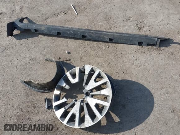 ✅ 2020 Ford Escape Titanium • VIN: 1FMCU9J96LUA72557 • Lot: 42204154. Listed on IAAI with 100 mi. Free auction sales archive from the USA and detailed vehicle history report at DreamBid. Image 11.