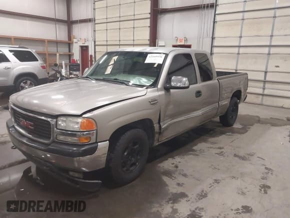 ✅ 2000 GMC Sierra 1500 SLE • VIN: 2GTEC19T3Y1302186 • Lot: 43560936. Wystawiony na IAAI z przebiegiem Nie podano. Bezpłatny archiwum sprzedaży aukcyjnych z USA i szczegółowy raport historii pojazdu na DreamBid. Zdjęcie 2.