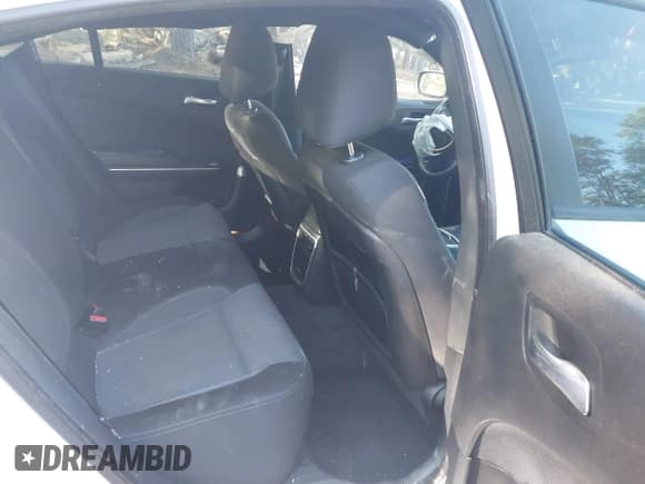 ✅ 2015 Dodge Charger SE • VIN: 2C3CDXBG3FH836138 • Lot: 43469188. Wystawiony na IAAI z przebiegiem 68 846 mil. Bezpłatny archiwum sprzedaży aukcyjnych z USA i szczegółowy raport historii pojazdu na DreamBid. Zdjęcie 8.