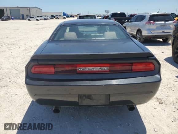 2010 Dodge Challenger SE z VIN 2B3CJ4DV9AH322819, wystawiony jako Copart lot #57610064 z przebiegiem 75 513 mil mil oraz Szkoda całkowita • Salvage title. Historia ofert i sprzedaży dostępna na DreamBid. Obrazek 6.