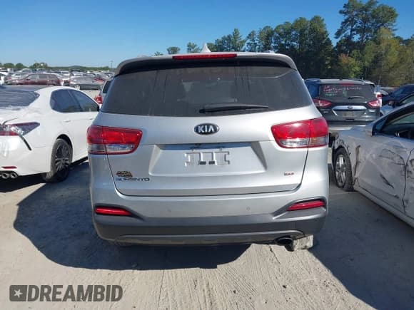 ✅ 2017 Kia Sorento LX • VIN: 5XYPG4A39HG272840 • Лот: 43432407. Опубликован ранее на IAAI с пробегом 93 384 миль. Бесплатный доступ к архиву аукционных продаж из США и подробный отчёт об истории автомобиля на DreamBid. Изображение 17.