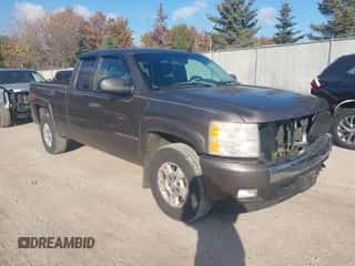 2007 Chevrolet Silverado 1500 1LT z VIN 2GCEK19J571650524, wystawiony jako IAAI lot #43556007 z przebiegiem 271 024 mil mil oraz . Historia ofert i sprzedaży dostępna na DreamBid. Obrazek 1.