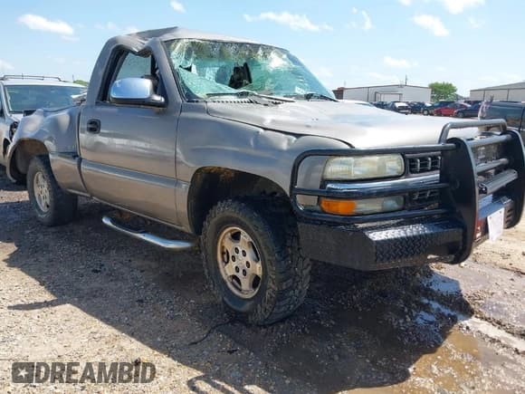 ✅ 2000 Chevrolet Silverado 1500 • VIN: 1GCEK14V1YZ188594 • Lot: 41825317. Listed on IAAI with 242,157 mi. Free auction sales archive from the USA and detailed vehicle history report at DreamBid. Image 1.