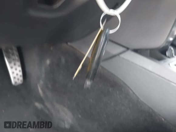 ✅ 2013 Dodge Challenger R/T • VIN: 2C3CDYBTXDH562338 • Lot: 41377124. Wystawiony na IAAI z przebiegiem 137 871 mil. Bezpłatny archiwum sprzedaży aukcyjnych z USA i szczegółowy raport historii pojazdu na DreamBid. Zdjęcie 11.