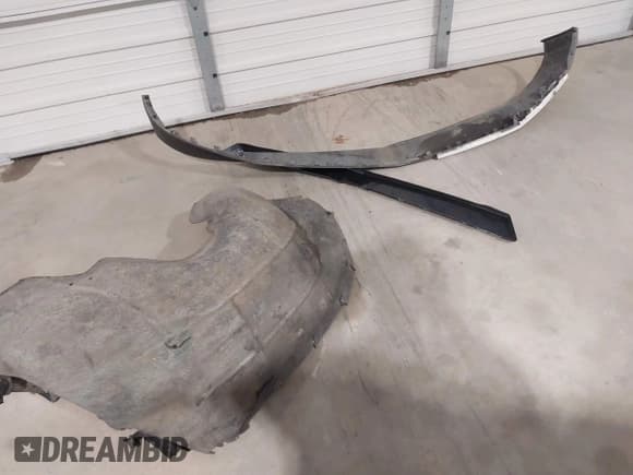 ✅ 2017 Chevrolet Tahoe LT • VIN: 1GNSCBKC8HR231679 • Lot: 42244271. Listed on IAAI with 139,222 mi. Free auction sales archive from the USA and detailed vehicle history report at DreamBid. Image 12.