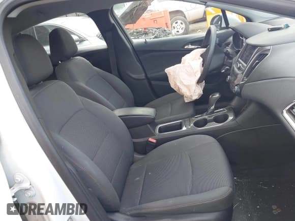 ✅ 2019 Chevrolet Cruze LS • VIN: 3G1BC6SM7KS586526 • Lot: 43127579. Listed on IAAI with 129,828 mi. Free auction sales archive from the USA and detailed vehicle history report at DreamBid. Image 5.