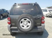 ✅ 2006 Jeep Liberty Sport • VIN: 1J4GL48K96W105185 • Lot: 70727435. Listed on Copart with 155,530 mi. Free auction sales archive from the USA and detailed vehicle history report at DreamBid. Image 6.