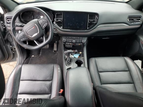 ✅ 2024 Dodge Durango GT Plus • VIN: 1C4RDJDG0RC138741 • Lot: 70255615. Wystawiony na Copart z przebiegiem 28 494 mil. Bezpłatny archiwum sprzedaży aukcyjnych z USA i szczegółowy raport historii pojazdu na DreamBid. Zdjęcie 8.