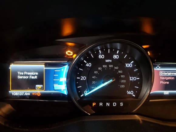 ✅ 2017 Ford Explorer XLT • VIN: 1FM5K8D81HGA83936 • Lot: 84391925. Wystawiony na Copart z przebiegiem 108 137 mil. Bezpłatny archiwum sprzedaży aukcyjnych z USA i szczegółowy raport historii pojazdu na DreamBid. Zdjęcie 9.