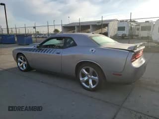 ✅ 2013 Dodge Challenger R/T Plus • VIN: 2C3CDYBT2DH728559 • Lot: 71962954. Wystawiony na Copart z przebiegiem 92 794 mil. Bezpłatny archiwum sprzedaży aukcyjnych z USA i szczegółowy raport historii pojazdu na DreamBid. Zdjęcie 2.