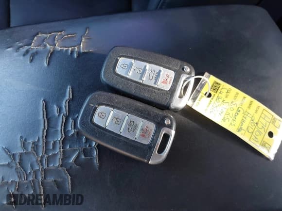 ✅ 2012 Hyundai Genesis R-Spec • VIN: KMHGC4DH5CU207506 • Лот: 43579449. Опубликован ранее на IAAI с пробегом 215 842 миль. Бесплатный доступ к архиву аукционных продаж из США и подробный отчёт об истории автомобиля на DreamBid. Изображение 11.