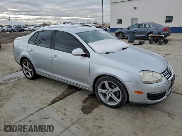 ✅ 2009 Volkswagen Jetta S • VIN: 3VWJZ71K99M156757 • Lot: 95053545. Listed on Copart with 111,870 mi. Free auction sales archive from the USA and detailed vehicle history report at DreamBid. Image 4.