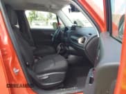 ✅ 2017 Jeep Renegade Latitude • VIN: ZACCJABB9HPG37652 • Lot: 42202859. Listed on IAAI with 98,629 mi. Free auction sales archive from the USA and detailed vehicle history report at DreamBid. Image 5.