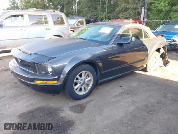 ✅ 2007 Ford Mustang Deluxe • VIN: 1ZVFT84N075346114 • Lot: 43362587. Listed on IAAI with 68,756 mi. Free auction sales archive from the USA and detailed vehicle history report at DreamBid. Image 2.