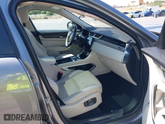 ✅ 2021 Jaguar F-Pace S • VIN: SADCJ2EUXMA664263 • Lot: 43190075. Wystawiony na IAAI z przebiegiem 49 567 mil. Bezpłatny archiwum sprzedaży aukcyjnych z USA i szczegółowy raport historii pojazdu na DreamBid. Zdjęcie 5.