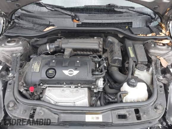 2012 MINI Hardtop with VIN WMWSU3C5XCT262971, listed as a IAAI auction lot 43359213 with 42,086 mi miles and . Bid and sale history available at DreamBid. Image 10.