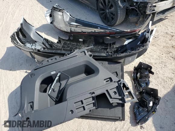 ✅ 2022 Volkswagen Atlas SE • VIN: 1V2LC2CA2NC229322 • Lot: 73057664. Listed on Copart with 19,067 mi. Free auction sales archive from the USA and detailed vehicle history report at DreamBid. Image 13.