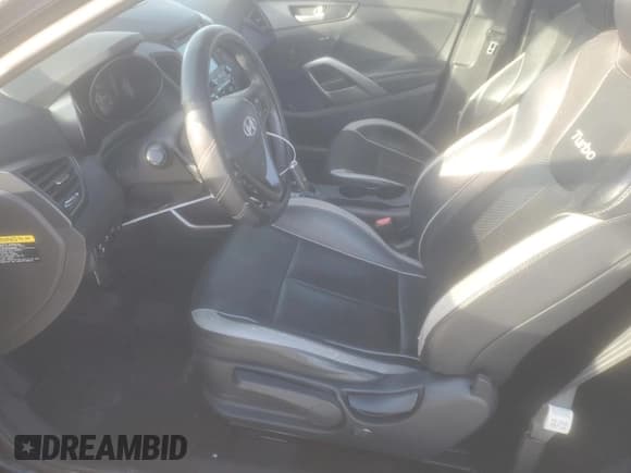 ✅ 2013 Hyundai Veloster Turbo • VIN: KMHTC6AE1DU105934 • Lot: 84446694. Wystawiony na Copart z przebiegiem 139 700 mil. Bezpłatny archiwum sprzedaży aukcyjnych z USA i szczegółowy raport historii pojazdu na DreamBid. Zdjęcie 7.