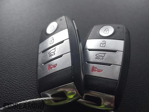 ✅ 2017 Kia Sorento EX • VIN: 5XYPH4A54HG262098 • Lot: 43856057. Listed on IAAI with 119,040 mi. Free auction sales archive from the USA and detailed vehicle history report at DreamBid. Image 11.