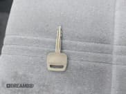 ✅ 1997 Geo Prizm LSi • VIN: 1Y1SK5267VZ435842 • Lot: 42475920. Wystawiony na IAAI z przebiegiem 120 985 mil. Bezpłatny archiwum sprzedaży aukcyjnych z USA i szczegółowy raport historii pojazdu na DreamBid. Zdjęcie 11.