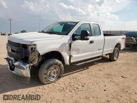 ✅ 2019 Ford F-250 XL • VIN: 1FT7X2B60KEG23826 • Lot: 57651295. Listed on Copart with 77,803 mi. Free auction sales archive from the USA and detailed vehicle history report at DreamBid. Image 1.