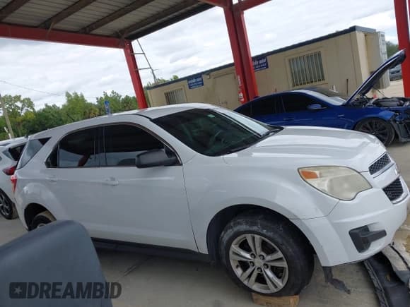 ✅ 2015 Chevrolet Equinox LS • VIN: 1GNALAEK3FZ115862 • Lot: 43576936. Wystawiony na IAAI z przebiegiem 221 208 mil. Bezpłatny archiwum sprzedaży aukcyjnych z USA i szczegółowy raport historii pojazdu na DreamBid. Zdjęcie 14.