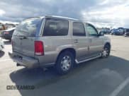 ✅ 2003 Cadillac Escalade • VIN: 1GYEC63T33R278259 • Lot: 43611203. Wystawiony na IAAI z przebiegiem 294 061 mil. Bezpłatny archiwum sprzedaży aukcyjnych z USA i szczegółowy raport historii pojazdu na DreamBid. Zdjęcie 4.