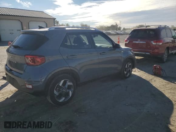 ✅ 2021 Hyundai Venue SEL • VIN: KMHRC8A31MU126366 • Lot: 75582034. Wystawiony na Copart z przebiegiem 49 295 mil. Bezpłatny archiwum sprzedaży aukcyjnych z USA i szczegółowy raport historii pojazdu na DreamBid. Zdjęcie 3.