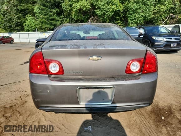 ✅ 2012 Chevrolet Malibu 1LT • VIN: 1G1ZC5E06CF195911 • Lot: 80905965. Wystawiony na Copart z przebiegiem 219 492 mil. Bezpłatny archiwum sprzedaży aukcyjnych z USA i szczegółowy raport historii pojazdu na DreamBid. Zdjęcie 6.