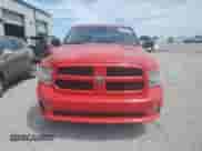 2013 Ram 1500 Express z VIN 1C6RR6KTXDS561265, wystawiony jako Copart lot #70894635 z przebiegiem 136 903 mil mil oraz Czysty tytuł • Clean title. Historia ofert i sprzedaży dostępna na DreamBid. Obrazek 5.