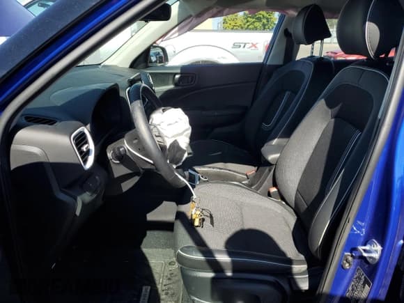 ✅ 2024 Hyundai Venue Limited • VIN: KMHRC8A30RU300192 • Lot: 75676234. Listed on Copart with 8,951 mi. Free auction sales archive from the USA and detailed vehicle history report at DreamBid. Image 7.