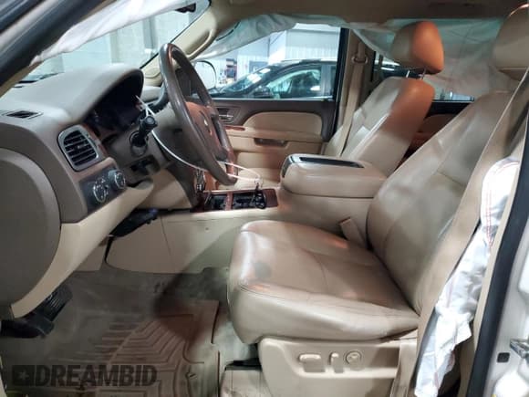 ✅ 2012 Chevrolet Suburban LTZ • VIN: 1GNSKKE71CR217486 • Lot: 74554544. Listed on Copart with 240,812 mi. Free auction sales archive from the USA and detailed vehicle history report at DreamBid. Image 7.