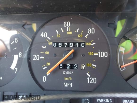 ✅ 1987 Volvo 240 DL • VIN: YV1AX8848H1237230 • Lot: 42790916. Listed on IAAI with 87,910 mi. Free auction sales archive from the USA and detailed vehicle history report at DreamBid. Image 7.