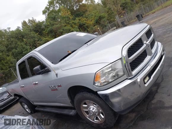 ✅ 2015 Ram 2500 SLT • VIN: 3C6TR4DT5FG562485 • Lot: 43421935. Wystawiony na IAAI z przebiegiem 255 210 mil. Bezpłatny archiwum sprzedaży aukcyjnych z USA i szczegółowy raport historii pojazdu na DreamBid. Zdjęcie 13.