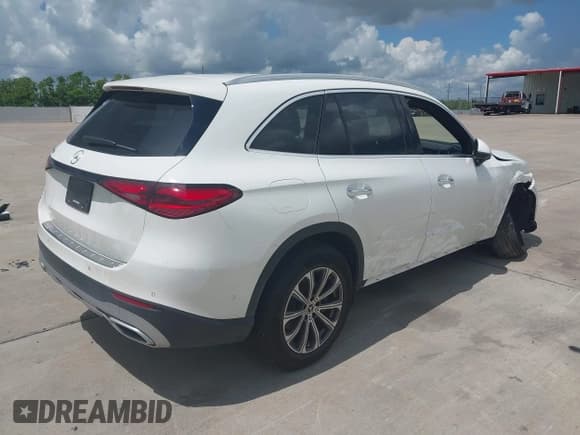 ✅ 2024 Mercedes-Benz GLC 300 • VIN: W1NKM4GB1RU041618 • Lot: 42584160. Wystawiony na IAAI z przebiegiem 16 261 mil. Bezpłatny archiwum sprzedaży aukcyjnych z USA i szczegółowy raport historii pojazdu na DreamBid. Zdjęcie 4.