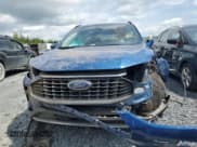✅ 2023 Ford Escape PHEV • VIN: 1FMCU0E10PUA29595 • Lot: 61209015. Wystawiony na Copart z przebiegiem Nie podano. Bezpłatny archiwum sprzedaży aukcyjnych z USA i szczegółowy raport historii pojazdu na DreamBid. Zdjęcie 5.