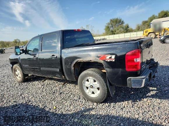 ✅ 2011 Chevrolet Silverado 1500 LT • VIN: 3GCPKSE34BG166401 • Lot: 81984535. Listed on Copart with 284,439 mi. Free auction sales archive from the USA and detailed vehicle history report at DreamBid. Image 2.