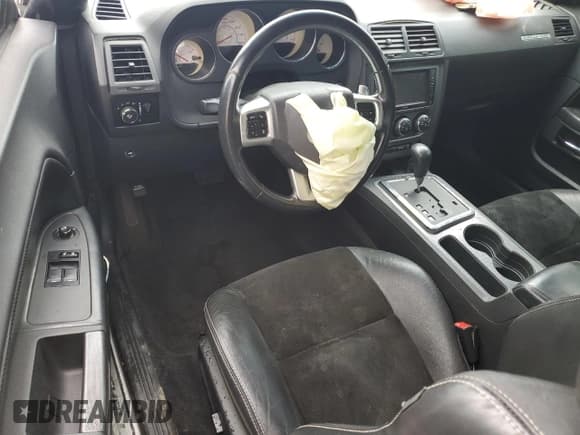 ✅ 2012 Dodge Challenger R/T • VIN: 2C3CDYBT5CH157650 • Lot: 51346784. Wystawiony na Copart z przebiegiem Nie podano. Bezpłatny archiwum sprzedaży aukcyjnych z USA i szczegółowy raport historii pojazdu na DreamBid. Zdjęcie 8.