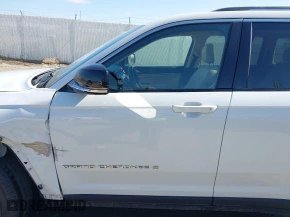 ✅ 2022 Jeep Grand Cherokee Limited • VIN: 1C4RJHBG8N8603865 • Lot: 41968389. Listed on IAAI with 43,655 mi. Free auction sales archive from the USA and detailed vehicle history report at DreamBid. Image 18.