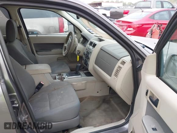 ✅ 2009 Ford Escape XLT • VIN: 1FMCU03779KA15621 • Lot: 43503931. Listed on IAAI with 225,020 mi. Free auction sales archive from the USA and detailed vehicle history report at DreamBid. Image 5.