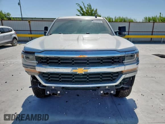 ✅ 2018 Chevrolet Silverado 1500 LT • VIN: 1GCPCREC1JF216385 • Lot: 66747215. Wystawiony na Copart z przebiegiem Nie podano. Bezpłatny archiwum sprzedaży aukcyjnych z USA i szczegółowy raport historii pojazdu na DreamBid. Zdjęcie 5.