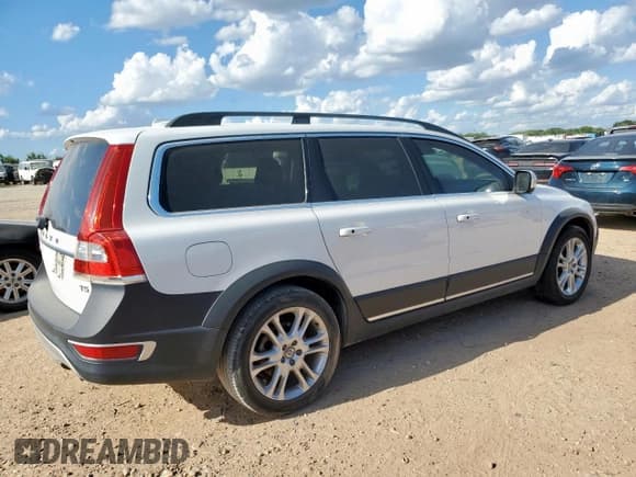✅ 2016 Volvo XC70 T5 Drive-E Premier • VIN: YV440MBK8G1248893 • Lot: 62000905. Wystawiony na Copart z przebiegiem 128 109 mil. Bezpłatny archiwum sprzedaży aukcyjnych z USA i szczegółowy raport historii pojazdu na DreamBid. Zdjęcie 3.