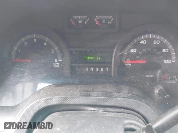 ✅ 2013 Ford Econoline Passenger XL • VIN: 1FBSS3BL0DDA90801 • Lot: 41599448. Wystawiony na IAAI z przebiegiem 234 881 mil. Bezpłatny archiwum sprzedaży aukcyjnych z USA i szczegółowy raport historii pojazdu na DreamBid. Zdjęcie 7.