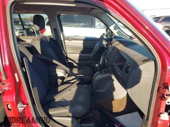 ✅ 2015 Jeep Patriot Altitude • VIN: 1C4NJRBB3FD218599 • Лот: 43714096. Опубликован ранее на IAAI с пробегом 113 099 миль. Бесплатный доступ к архиву аукционных продаж из США и подробный отчёт об истории автомобиля на DreamBid. Изображение 5.