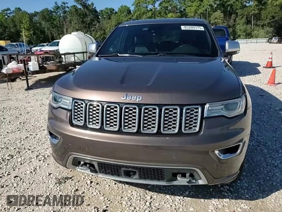 ✅ 2017 Jeep Grand Cherokee Overland • VIN: 1C4RJECGXHC923543 • Лот: 85209175. Опубликован ранее на Copart с пробегом 56 610 миль. Бесплатный доступ к архиву аукционных продаж из США и подробный отчёт об истории автомобиля на DreamBid. Изображение 15.