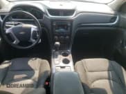 ✅ 2017 Chevrolet Traverse LT • VIN: 1GNKRGKD5HJ230105 • Lot: 64351324. Wystawiony na Copart z przebiegiem 131 593 mil. Bezpłatny archiwum sprzedaży aukcyjnych z USA i szczegółowy raport historii pojazdu na DreamBid. Zdjęcie 8.